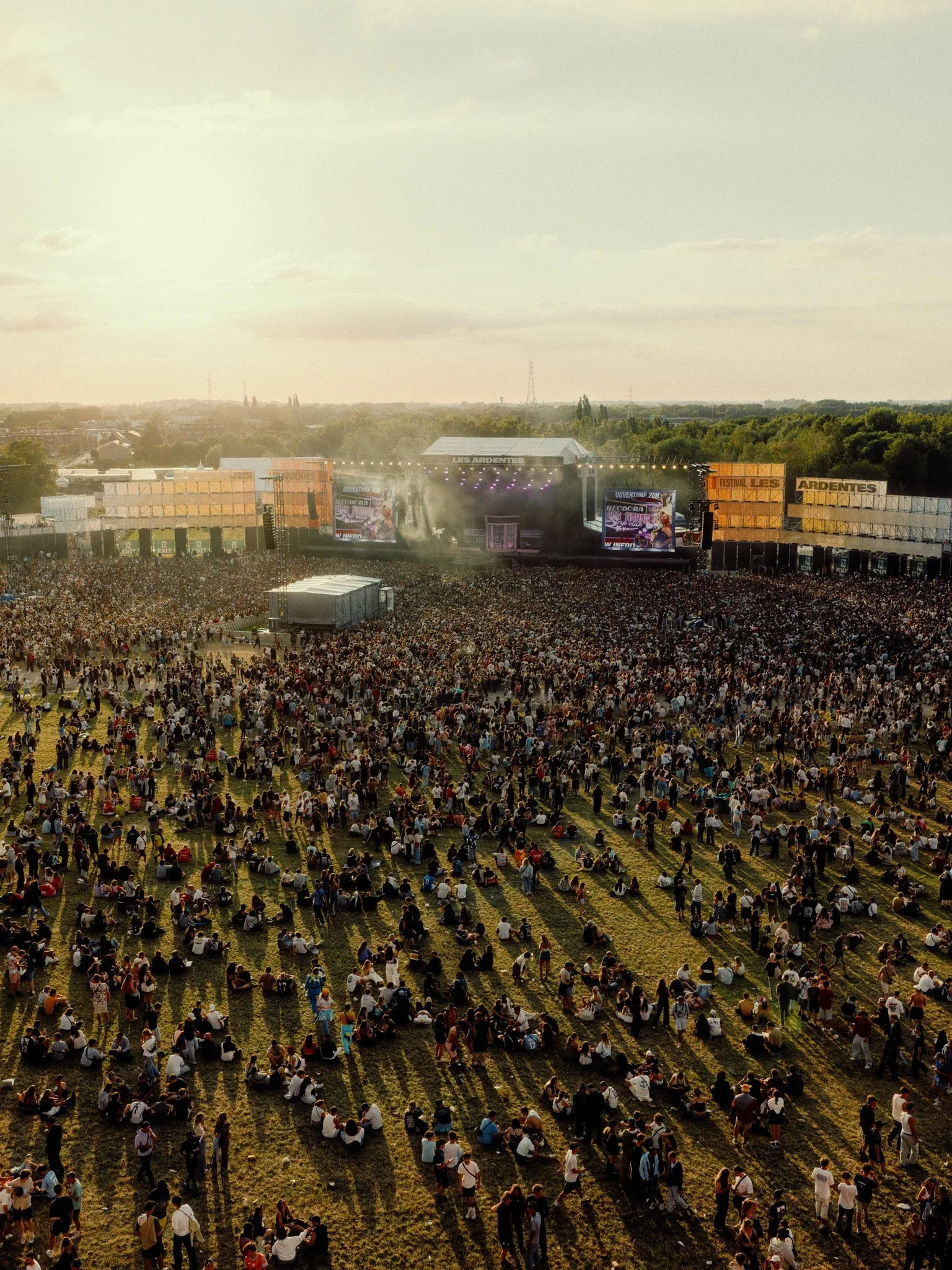 LES ARDENTES 2027 op Facebook